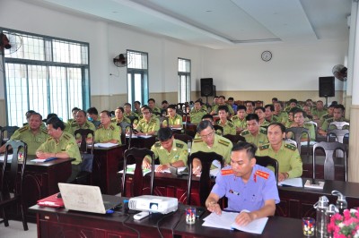VIỆN KIỂM SÁT NHÂN DÂN TỈNH PHỐI HỢP CHI CỤC KIỂM LÂM TỈNH QUẢNG NAM TẬP HUẤN VỀ PHÁP LUẬT HÌNH SỰ LIÊN QUAN ĐẾN THẨM QUYỀN ĐIỀU TRA CỦA KIỂM LÂM