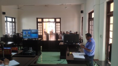 Viện kiểm sát nhân dân huyện Hiệp Đức phối hợp với Tòa án nhân dân huyện tổ chức phiên tòa trực tuyến hình sự