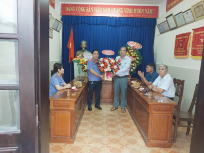 VKSND thị xã Điện Bàn thăm và chúc mừng ngày thành lập các Ban Đảng của thị xã Điện Bàn