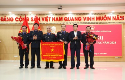 VKSND TỈNH QUẢNG NAM TỔ CHỨC THÀNH CÔNG HỘI NGHỊ TRIỂN KHAI CÔNG TÁC NĂM 2024 VÀ ĐÓN NHẬN CỜ THI ĐUA CHÍNH PHỦ