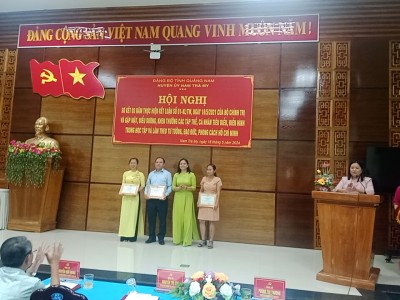 VIỆN KIỂN SÁT NHÂN DÂN HUYỆN NAM TRÀ MY NHẬN GIẤY KHEN CỦA CHỦ TỊCH ỦY BAN NHÂN DÂN HUYỆN VỀ VIỆC THỰC HIỆN CHỈ THỊ SỐ 05-CT/TW CỦA BỘ CHÍNH TRỊ