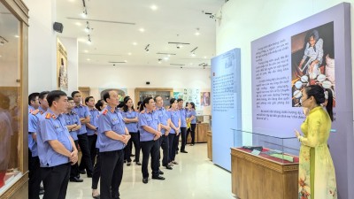 VKSND tỉnh Quảng Nam tổ chức viếng hương Tượng đài Mẹ Việt Nam anh hùng