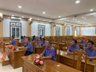 Viện kiểm sát nhân dân tỉnh Quảng Nam tổ chức thông báo  và trao quyết định tuyển dụng công chức nghiệp vụ kiểm sát