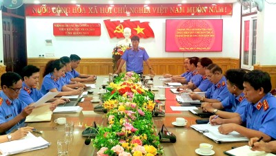 ĐOÀN KIỂM TRA VKSND TỐI CAO CÔNG BỐ QUYẾT ĐỊNH VÀ TIẾN HÀNH KIỂM TRA VIỆC THỰC HIỆN QUY CHẾ DÂN CHỦ Ở CƠ SỞ TẠI VKSND TỈNH QUẢNG NAM