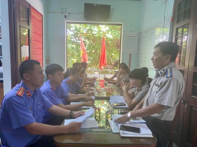 Trực tiếp kiểm sát công tác thi hành án dân sự năm 2024 tại Chi cục Thi hành án dân sự thị xã Điện Bàn