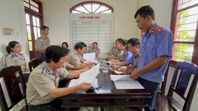 VKSND huyện Núi Thành tiến hành trực tiếp kiểm sát công tác thi hành án dân sự tại Chi cục THADS huyện Núi Thành