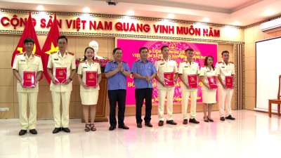 VKSND tỉnh Quảng Nam tổ chức Lễ công bố và trao Quyết định bổ nhiệm chức danh Kiểm sát viên sơ cấp đợt 1 năm 2024