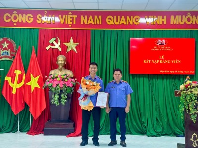 Chi bộ VKSND thị xã Điện Bàn tổ chức Lễ kết nạp đảng viên