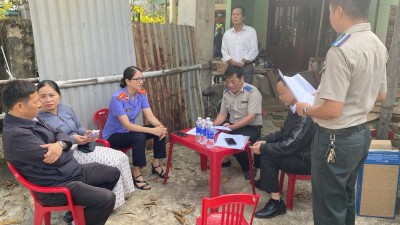 Viện kiểm sát nhân dân huyện Đại Lộc tham gia kiểm sát việc xác minh hiện trạng tài sản và kê biên, xử lý tài sản THADS