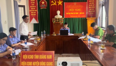 Viện kiểm sát nhân dân huyện Đông Giang tổ chức họp liên ngành đối với vụ án “Tổ chức đánh bạc” xảy ra tại thôn Ra Đung, xã Jơ Ngây, huyện Đông Giang, tỉnh Quảng Nam