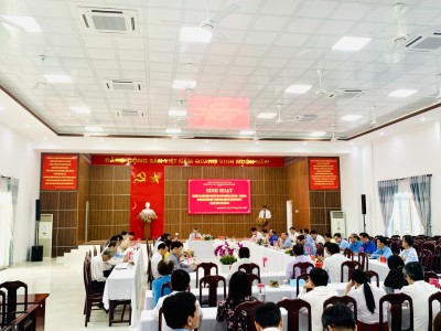Đảng ủy VKSND tỉnh Quảng Nam tham dự sinh hoạt Kỷ niệm 135 năm ngày sinh Chủ tịch Hồ Chí Minh và nhận khen thưởng tại Hội nghị Tổng kết 10 năm thực hiện Chỉ thị số 05-CT/TW, ngày 15/5/2016 của Bộ Chính trị Khóa XII